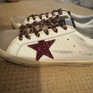 White Sneakers with Red Star and Leopard Laces